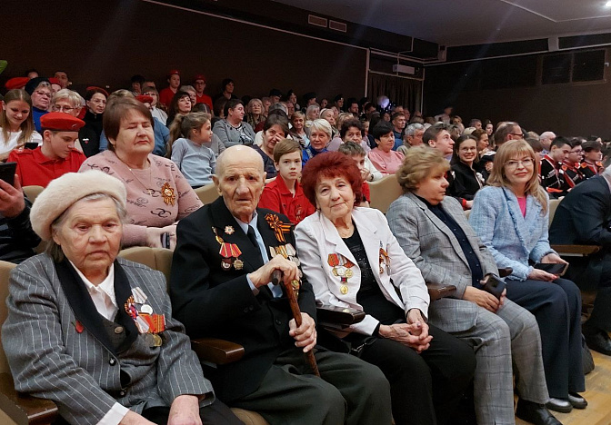 Во Дворце искусств «Премьера» прошёл праздник в честь Дня защитника Отечества