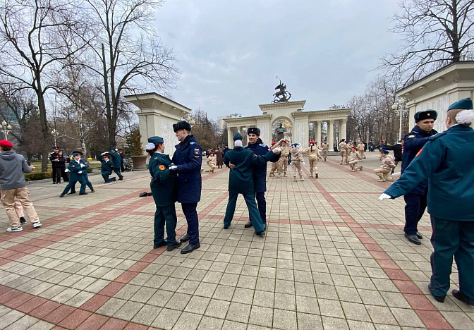 Акцию «Случайный вальс» провели в центре Краснодара
