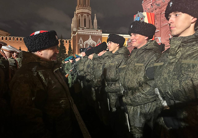 Кубанские казаки приняли участие в ночной репетиции Парада Победы в Москве