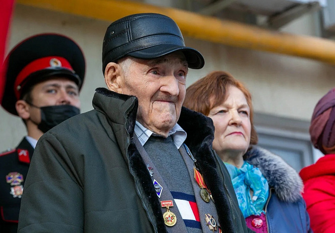Губернатор Кубани поздравил ветерана ВОВ Ивана Малунова из Анапы со 105-летием